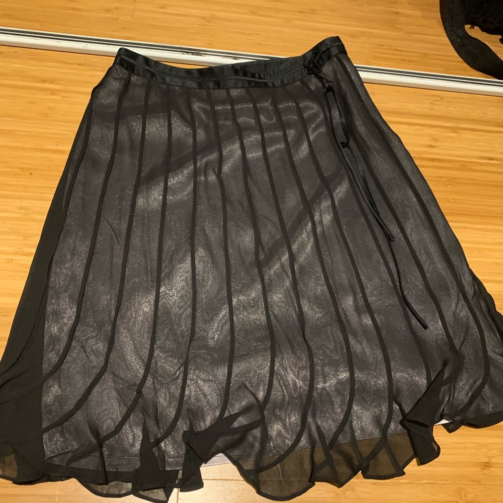 Festive Ann Taylor size 4 silk skirt with lining